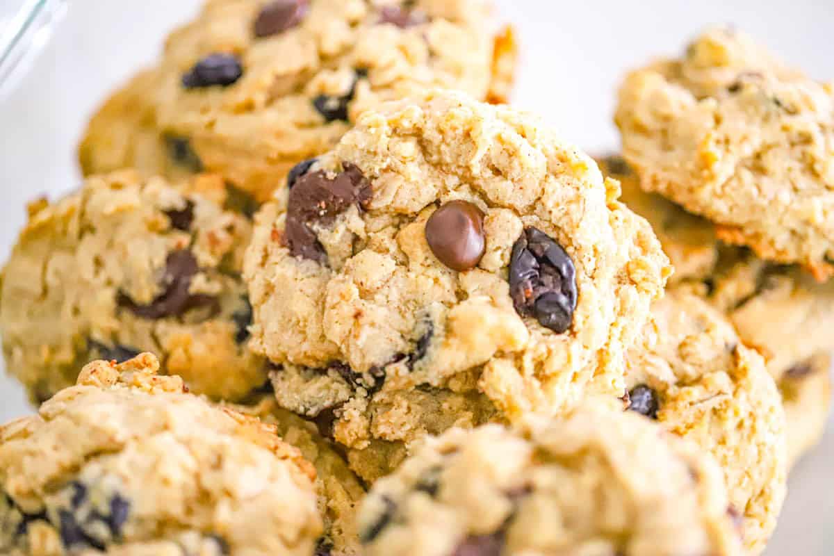 Brown butter cherry oatmeal cookies ready to serve with chocolate chunks